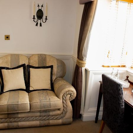 The Lord Bute Hotel ไฮคลิฟฟ์ ภายนอก รูปภาพ