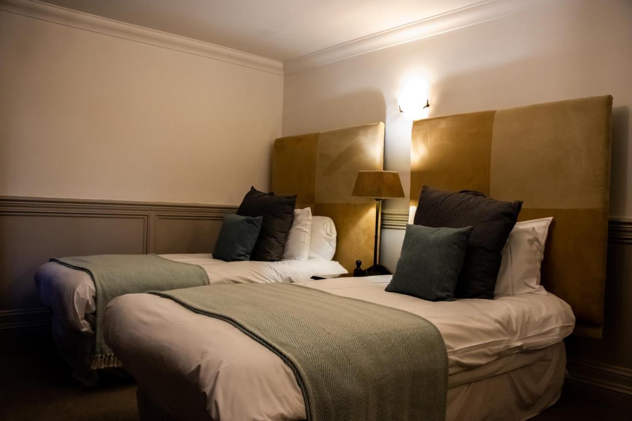 The Lord Bute Hotel ไฮคลิฟฟ์ ภายนอก รูปภาพ