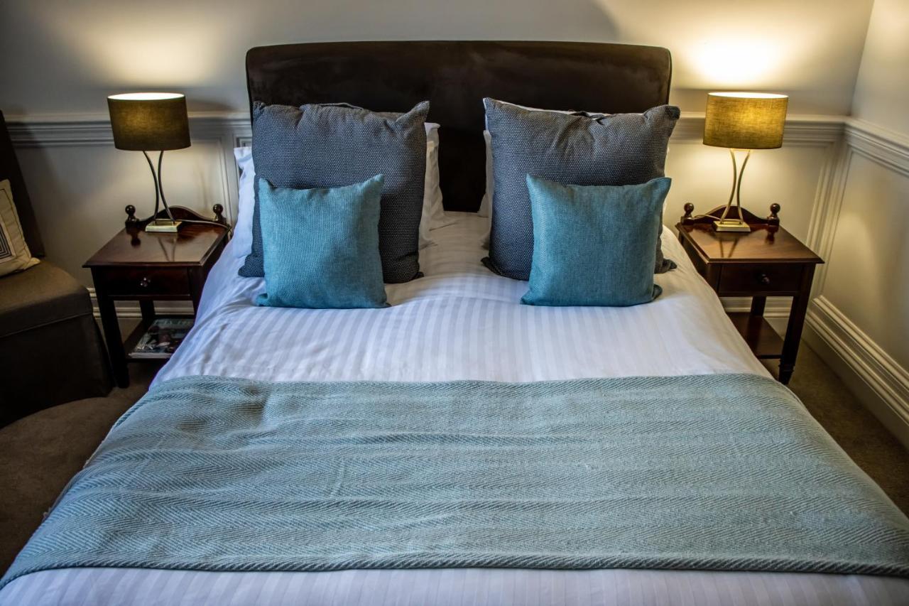 The Lord Bute Hotel ไฮคลิฟฟ์ ภายนอก รูปภาพ