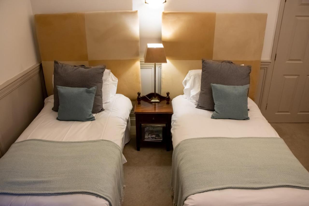 The Lord Bute Hotel ไฮคลิฟฟ์ ภายนอก รูปภาพ