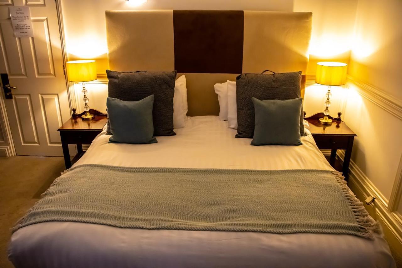 The Lord Bute Hotel ไฮคลิฟฟ์ ภายนอก รูปภาพ