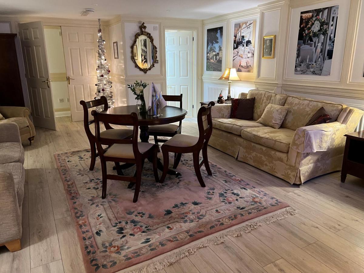The Lord Bute Hotel ไฮคลิฟฟ์ ภายนอก รูปภาพ